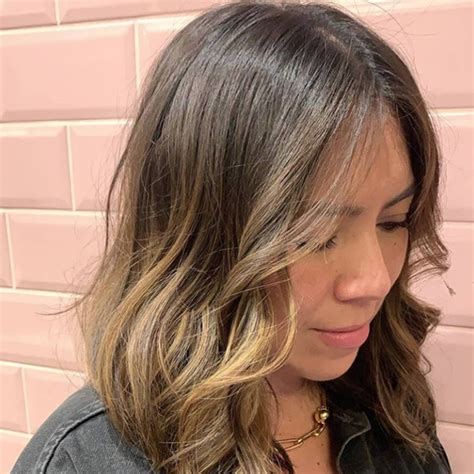 Be sure to stop coloring about an inch away from where your hair starts to lighten. The best way to tell which shade of brown to dye your hair ...