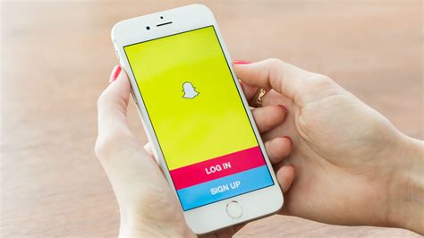 Many snapchat app users complain about snapchat load image screen error snapchat not loading snaps and they are unable to open new snaps. Snapchat CEO Hates Microsoft, No Official App Coming to ...