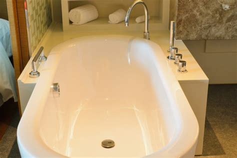 Dieser ist ebenfalls im handel zu erstehen. 90+ Ideen von Email Badewanne Ausbessern - Arbeitsplatten