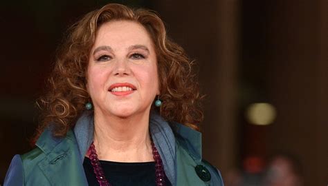 La madrina della cerimonia di premiazione della 64° edizione della mostra. Stefania Sandrelli e l'amore per Gino Paoli: "Avevo 15 anni"