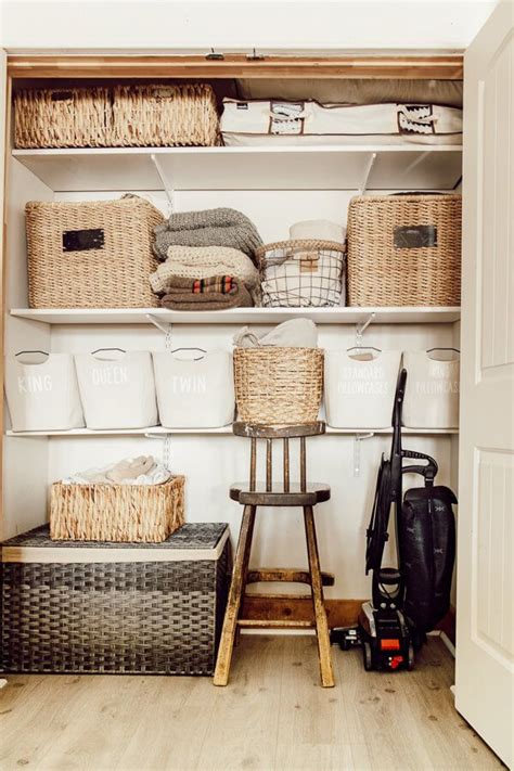 Don't leave a single thing in there. Linen Closet Organization Tips and Tricks | Closet hacks ...