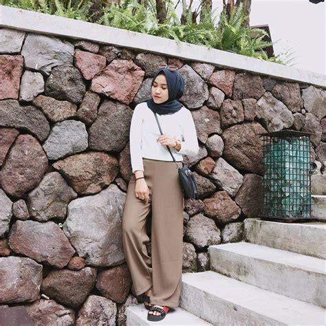 Maybe you would like to learn more about one of these? 40+ Trend Terbaru Ootd Hijab Celana Kulot Coklat - Flatpop ...