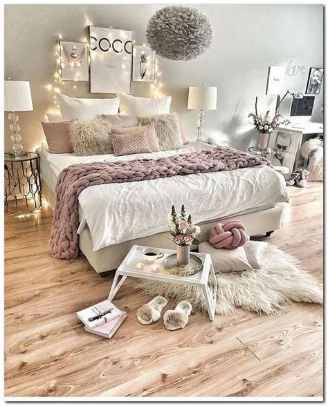How to make a small room look bigger is a question for ages and we have shortlisted 15 tips that will help you make a small room or space look. 67+ HOW TO MAKE YOUR SMALL ROOM LOOK BIGGER | Girl bedroom ...