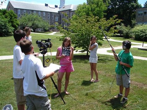 Outdoor activities to do on the weekend with friends, outdoor activities for couples, bucket list of summer activities for boyfriend and girlfriend. Teen & Children's Film Camps in MA, CT, VT, RI & ME | NewEnglandFilm.com