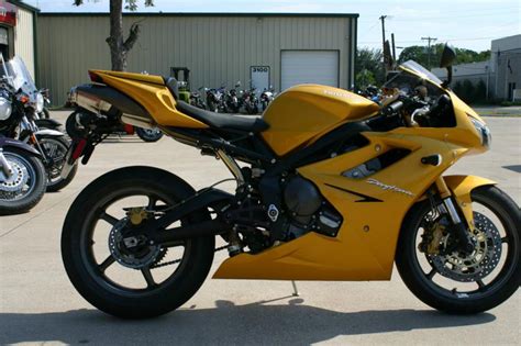 La daytona 675 embarque dans son châssis des éléments bien de chez hinckley. 2006 Triumph Daytona 675 675 Sportbike for sale on 2040-motos