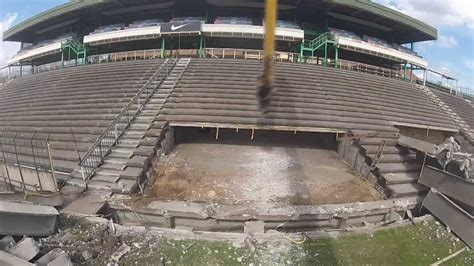 Próbáld ki 490 forintért az első hónapban! Fradi-stadion lelátó rongálás. - YouTube