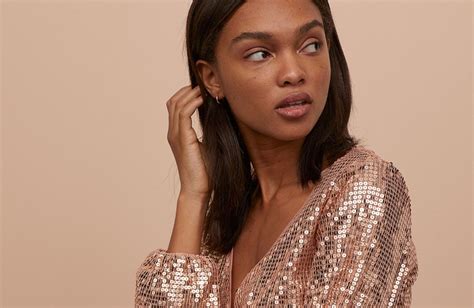 10 robes tendances en pagne à envisager pour le boulot. Tenue Femme: Robe Soiree Pour Jeune Fille 2019