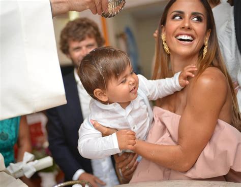 Eduardo, o filho mais novo de carolina patrocínio e gonçalo uva, foi batizado. Carolina Patrocínio batiza o filho. Veja quem é madrinha ...