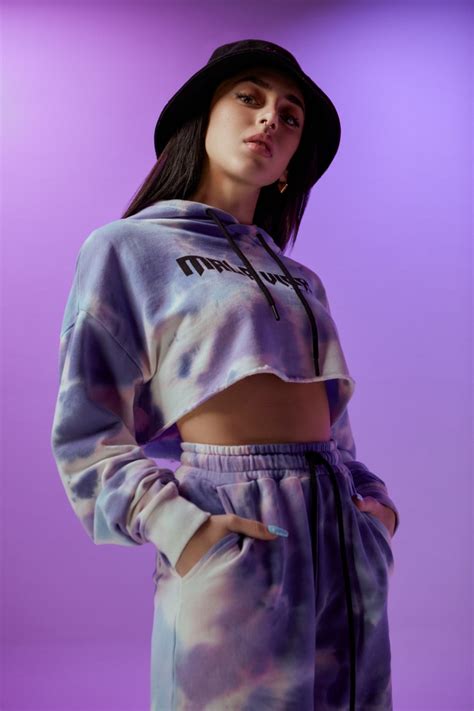 She became part of the music duo jovani & nicki nicole in 2018. Pull&Bear lanza una cápsula exclusiva con la cantante ...