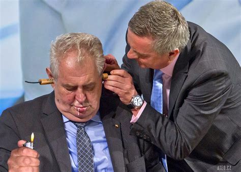 Miloš zeman již v průběhu funkčního období oznámil, že v roce 2001 nebude obhajovat pozici předsedy čssd, a toto místo přenechal vladimíru špidlovi, který po dalších vítězných volbách čssd převzal po miloši zemanovi i funkci premiéra. ATEO: Zeman, Babiš, Ovčáček, Trump a Putin velmi nevážným ...