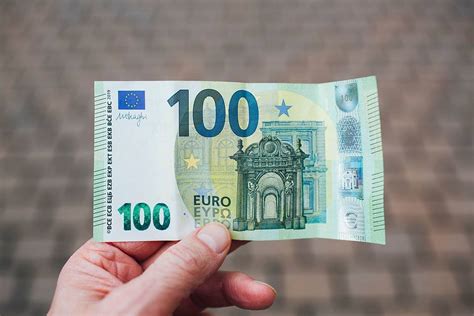 One hundred euro note <100 euro note>curr.eu. 100 Euro mehr, sofort | Sozialverband VdK Deutschland e.V.