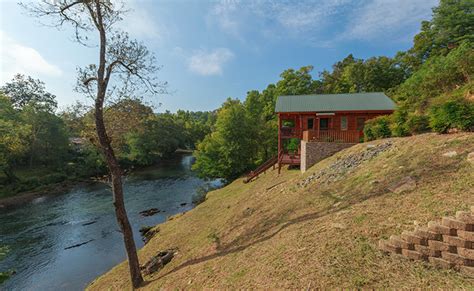 Book your cabin stay online today. Hiwassee River Sanctuary | North Carolina Cabin Rentals ...