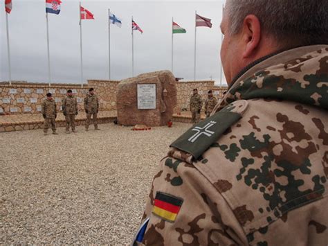 Bei den anschlägen auf den flughafen in kabul sind laut angaben der taliban bis zu 20 menschen getötet worden. Zum Ende von ISAF: Die deutschen Gefallenen in Afghanistan ...