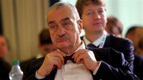 Angažoval se v 5 neziskových organizacích a 2 soukr.firmách. Schwarzenberg dostane jako první Čech Schumanovu medaili ...