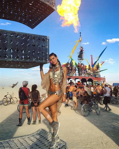 Girls Burning Man 2016 shram.kiev.ua | Burning man fashion, Burning man outfits, Burning man makeup