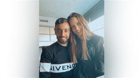 Dia (bruno fernandes) mencoba beberapa kali mencium saya dan saya selalu berkata 'tidak', ucap ana pinho dalam acara voce na tv, dilansir dari hingga akhirnya, benteng pertahanan ana pinho runtuh juga. Gaya Baju Couple ala Istri Bruno Fernandes, Ana Pinho ...