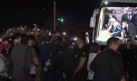 Websitelerimizde, fikir ve sanat eserleri kanunu 36. Erdoğan Gaziantep'te de halka çay dağıttı