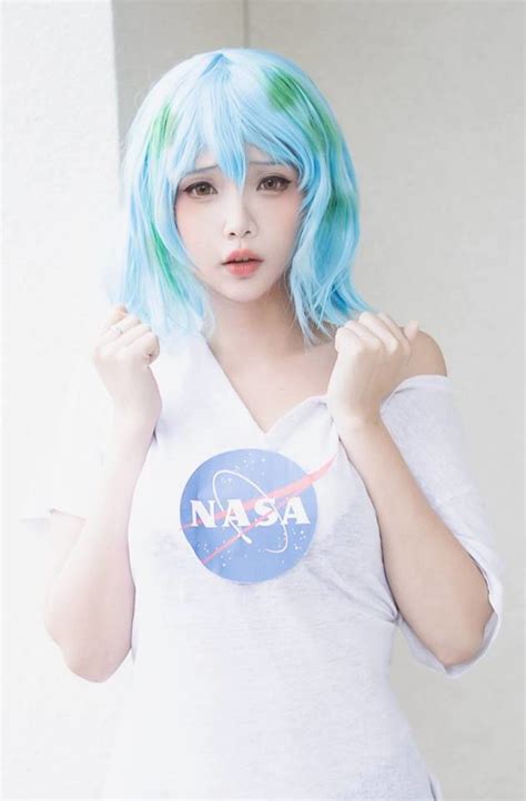 It'll be a warm minimalist but fun & bright aesthetic. Earth-chan cosplay by Hana Bunny