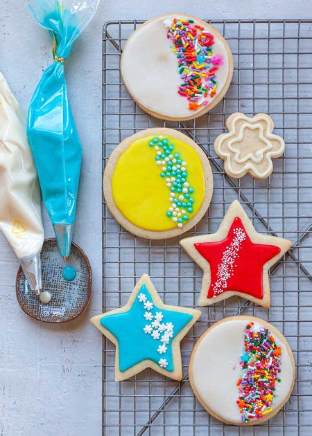 Though whipping egg whites into royal icing can be trickier than using meringue powder since it contains stabilizers, you can always go the traditional route. Sub For Merengue Powder For.sugar Cookie.icing? : What ...