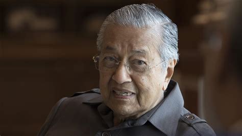 Bangsa yunani kuno adalah bangsa pertama yang mempraktikkan demokrasi dalam komunitas sebesar kota. Mahathir: Sistem demokrasi parlementer Malaysia berjalan baik