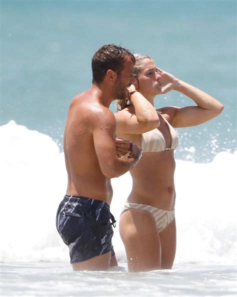 'we kenden elkaar al jaren,' geeft van der vaart aan. WAGs and Sport Beauties: Raphael van der Vaart with his ...