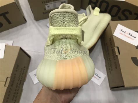 The collaboration has also produced shirts, jackets, track pants, socks, slides, women's shoes and sl. Giày Adidas Yeezy 350 V2 Butter Xám Dây Vàng Replica 1:1 ...