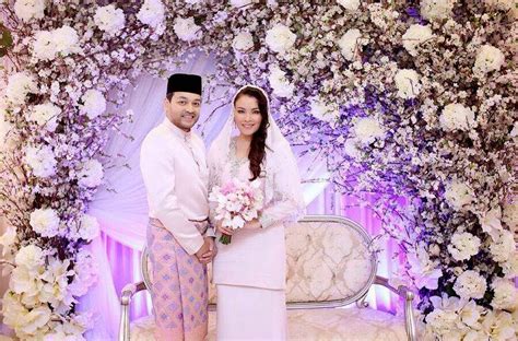 Sarimah, 37, and tunku nadzimuddin, 43, better known as tunku jamie, were engaged in september last year. Photos Sarimah Ibrahim's engagement! - TheHive.Asia
