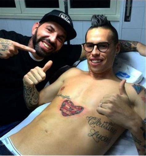 €3.00m* jul 27, 1987 in banská bystrica, cssr. Foto - Napoli, il nuovo tatuaggio di Hamsik: un cuore per ...