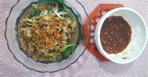 Selain kangkung biasanya mie akan diberi tambahan irisan bakso, tauge, telur puyuh. Resep Mie Kangkung Babi / Resep Mie Kangkung Oleh Sisca ...