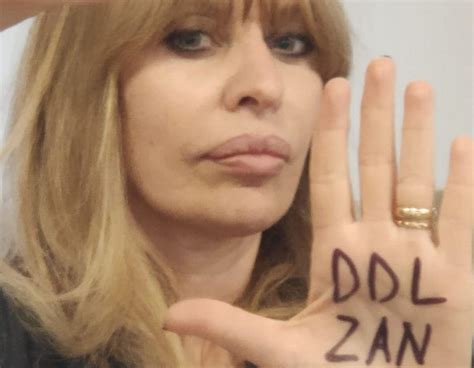 Non inviare documenti e informazioni personali. Ddl Zan, Alessandra Mussolini si ravvede: Mai più ...