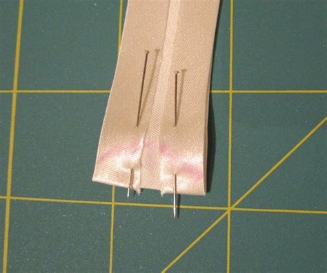 The technique is exactly the same. How to bind an inverted corner (or v-neck) with bias binding. | Bias tape, Sewing, Bias binding