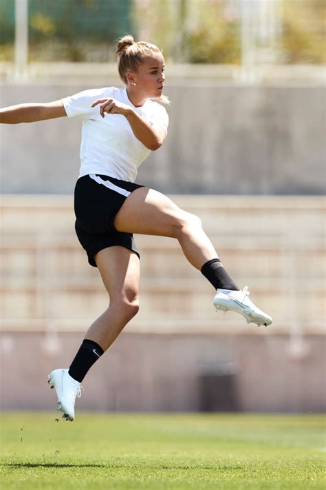 Learn about giulia gwinn (soccer player): GIULIA GWINN PLAY FAST. Nike.com AU