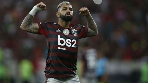 Gabriel (flamengo) finalização com o pé esquerdo do meio da área acertando no centro do gol de bola parada. Flamengo in talks with Atletico's Costa as Gabigol ...