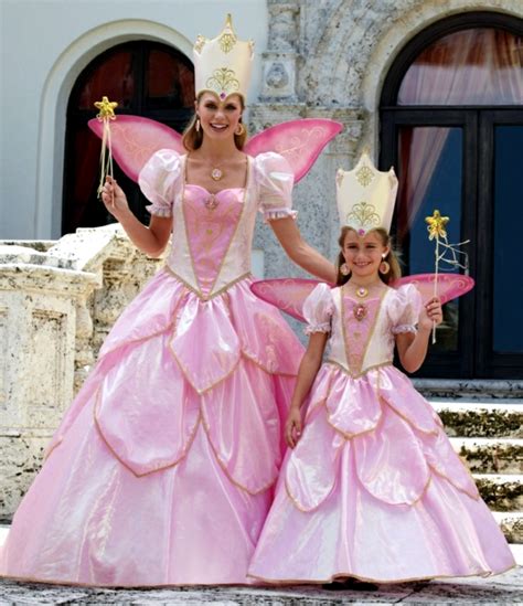 Mother and daughter in halloween costume. Fun ideas for costumes for girls and their mothers ...