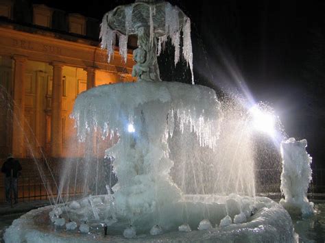 Lo disfrutamos como locos (pero abrigaditos eh!!!!). Un 9 de Julio de 2007 nevaba en Buenos Aires ¿Te acorda ...