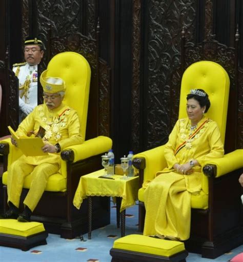 They are blessed with three princes, tunku besar seri menanti tunku ali redhauddin. WARISAN RAJA & PERMAISURI MELAYU: DYMM Tuanku Ampuan Besar ...