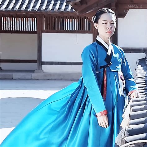한편 '미나리'는 여우조연상뿐 아니라 작품상, 감독상, 각본상, 남우주연상, 음악상 등 6개 부문 후보에 올랐다. 드라마 포스터 촬영장 한예리 : 네모판