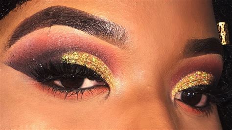 Submitted 3 years ago by axtumnig: Smokey Gold Glitter Cut Crease - YouTube