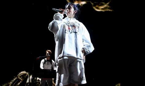 Billie eilish is an american singer and songwriter. Billie Eilish veröffentlicht Video 'Not My Responsibility ...