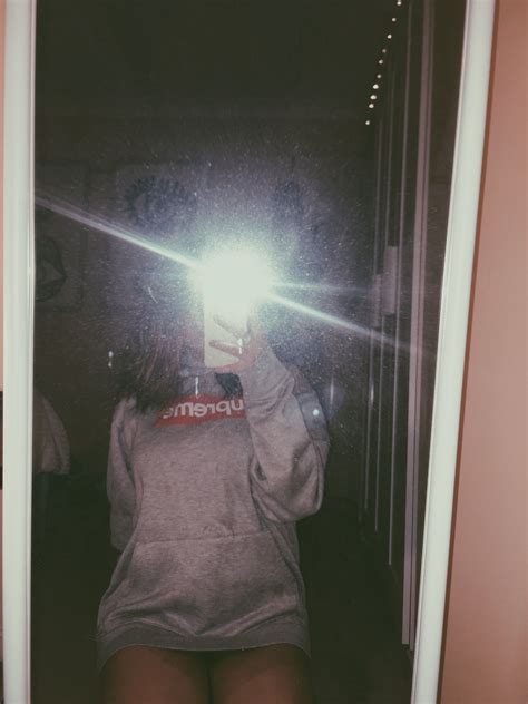 How to shoot aesthetics/grunge tumblr inspired pictures! Pin by Cloe on my life | Mirror selfie, Selfie, My life