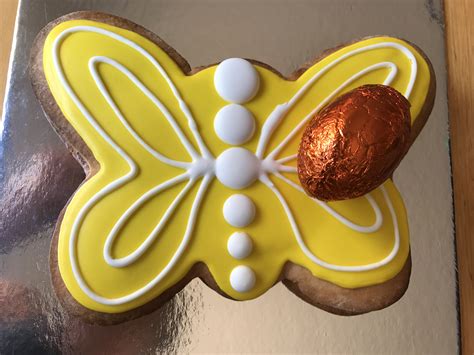 Freeze a big batch and enjoy them throughout the week. Figoli | Sugar cookie, Desserts, Easter