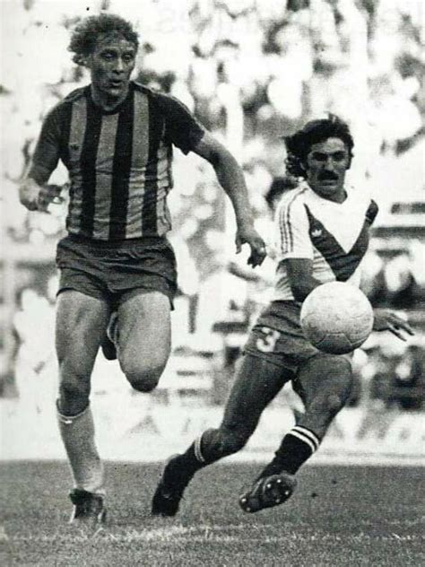 El día 10 juega su primer partido por la copa mercosur, recibiendo en el gigante de arroyito a cerro porteño de paraguay ; Félix Orte. Juan Carlos Bujedo. Rosario central VS Vélez ...