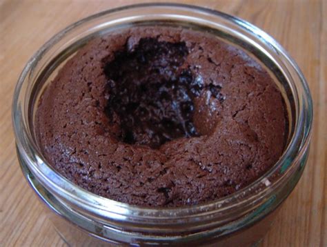 125g dark chocolate (about 53% cocoa solid) broken into pieces. Combing convenience AND zero waste! | MY ZERO WASTE