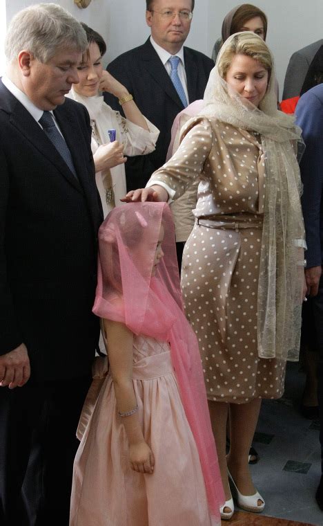 Mid obama and medvedev posing for photo. Russian First Lady Svetlana Medvedeva in Rome - XciteFun.net