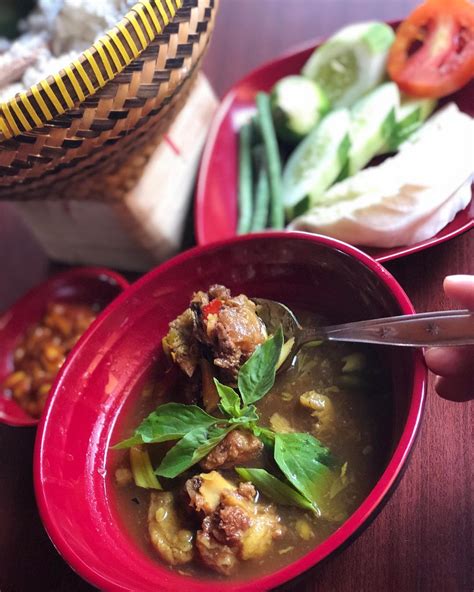 Pindang ikan patin dapat dengan mudah kita tekukan di kota palembang. 18 Makanan Khas Palembang Dan Tempat Terbaik Mencobanya