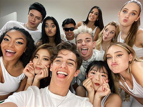 Te presentamos a los diez cantantes que alcanzarán el estrellato en 2020. Após adiamentos, página do Now United no Spotify inclui ...