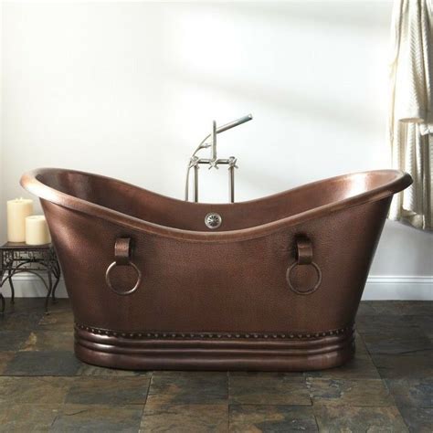 Turning your bathroom into an antique. Hammered copper tub | Copper bathtubs, Copper tub, Slipper ...