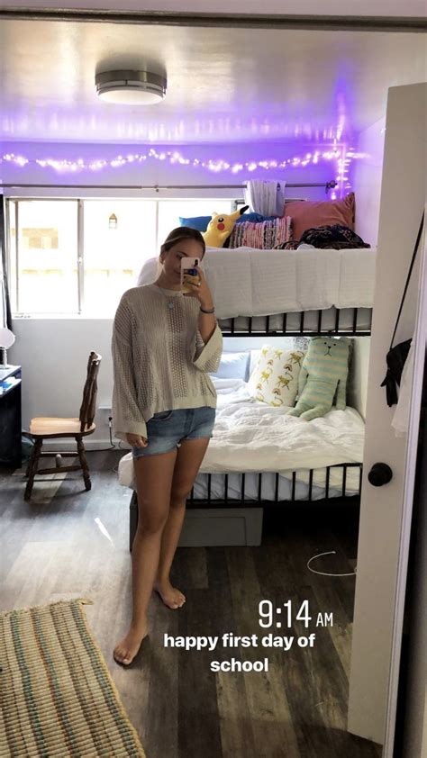 Bagi teenager yang mau ikut lomba ini silahkan follow+ask join. Pin by Kelly on bedroom | Mirror selfie, Bedroom, Selfie