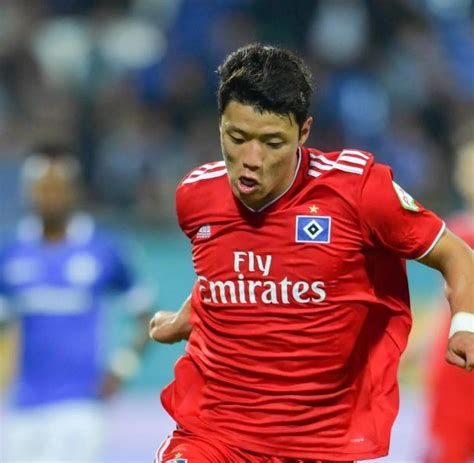 His overall rating in fifa 21 is 75 with a potential of 79. Drei Wochen Pause für HSV-Profi Hwang: Jung und Hunt fit ...