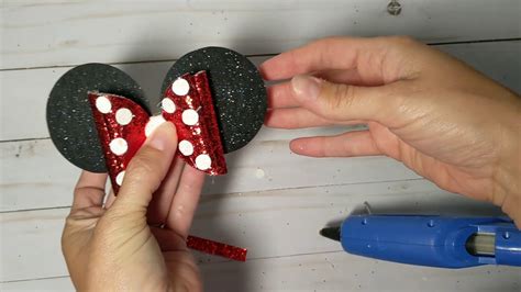 Every kid loves minnie mouse very much. Minnie Mouse Inspired Bow Template Tutorial - YouTube